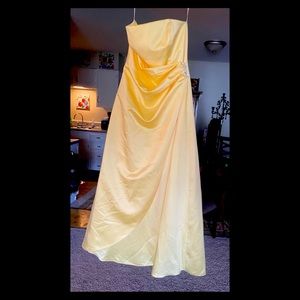 David's Bridal yellow gown w/ diamond like jewels. Floor length. Size 12
